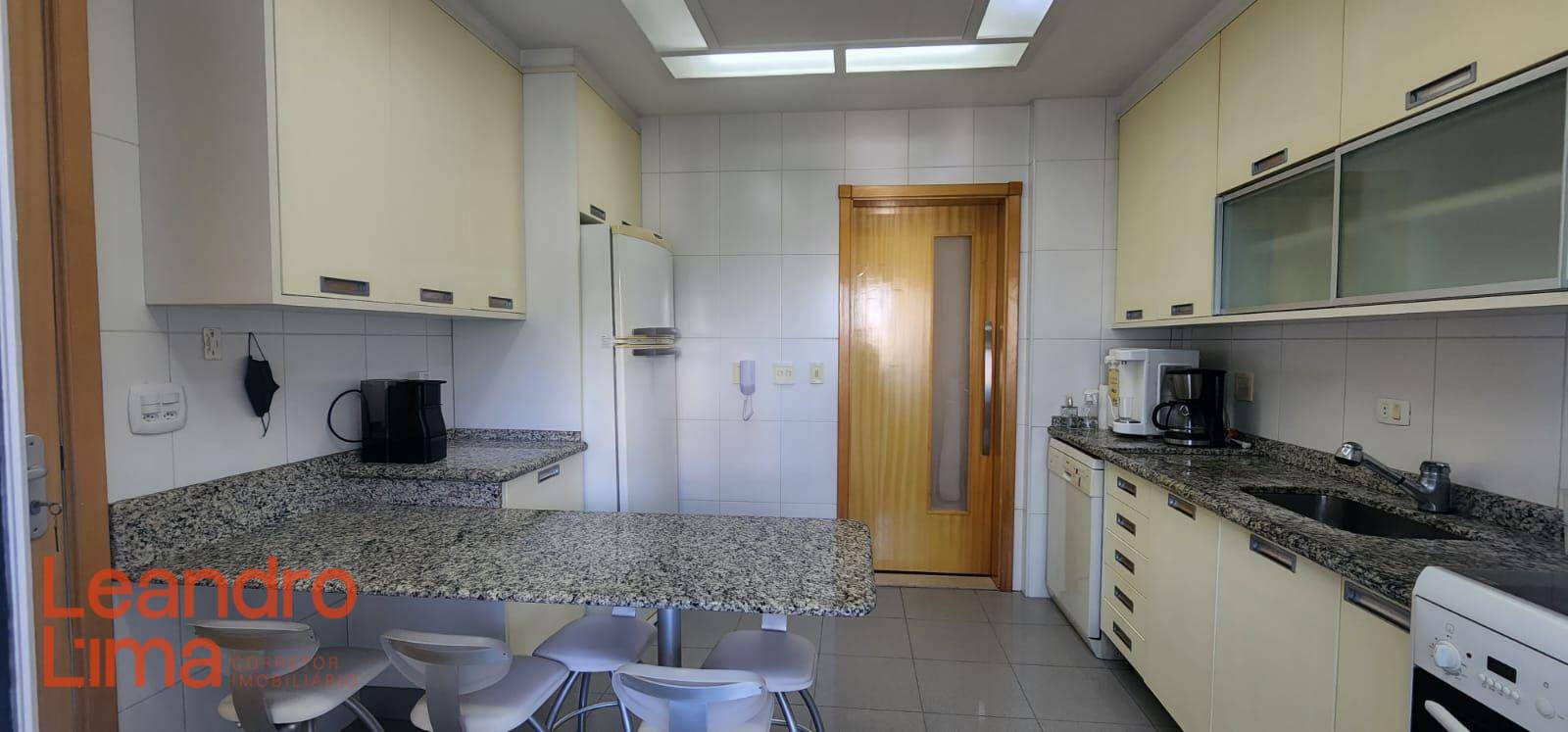 Apartamento à venda com 3 quartos, 106m² - Foto 3