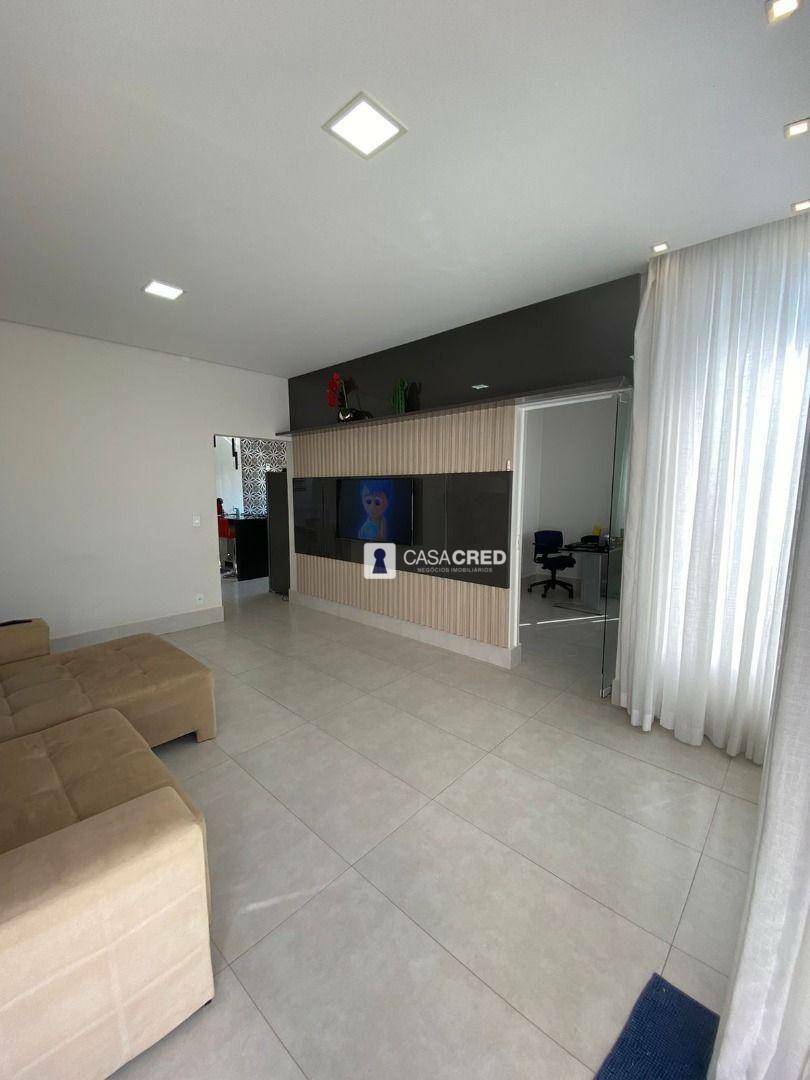 Casa à venda com 3 quartos, 220m² - Foto 3