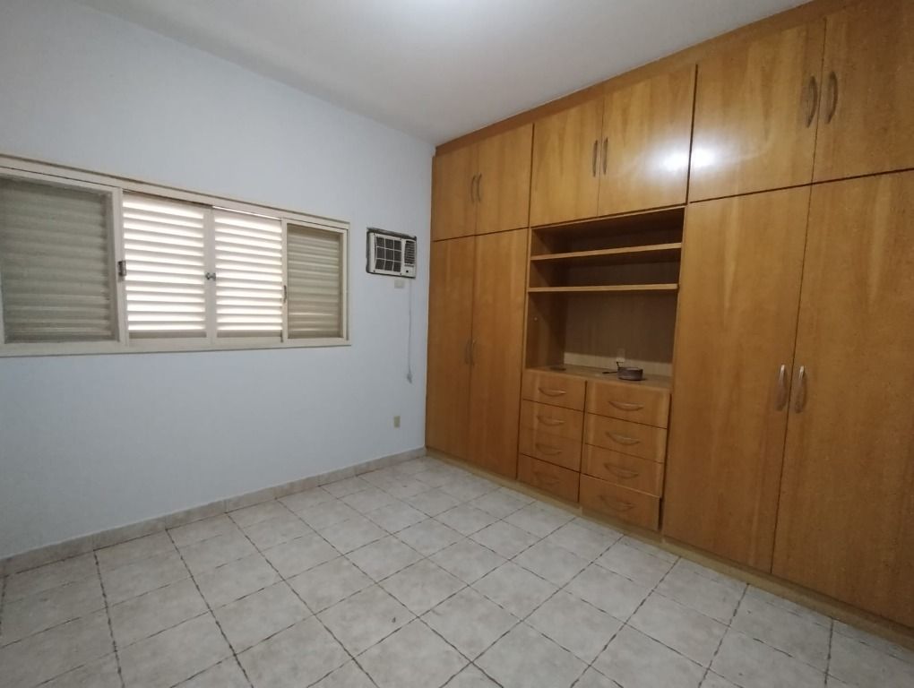 Casa à venda com 3 quartos, 250m² - Foto 10