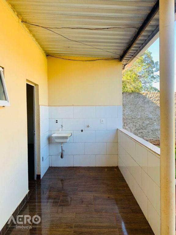 Casa à venda com 2 quartos, 80m² - Foto 4