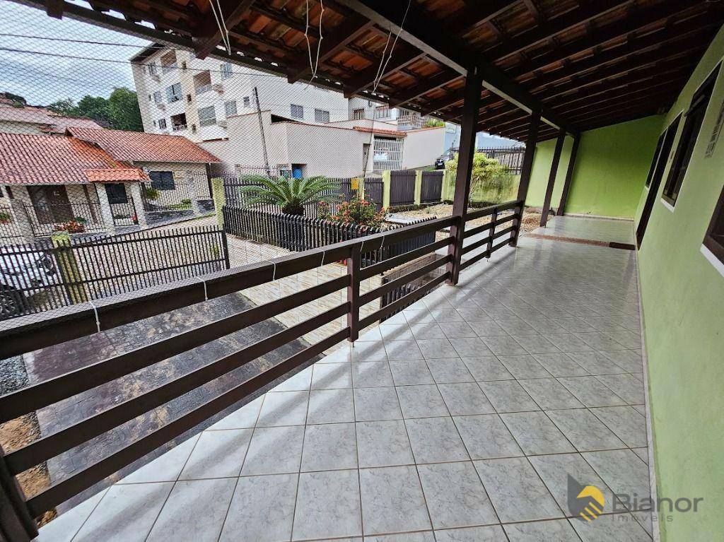 Casa à venda com 3 quartos, 200m² - Foto 19