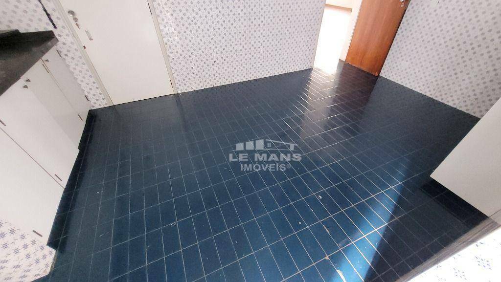 Apartamento à venda com 3 quartos, 165m² - Foto 19