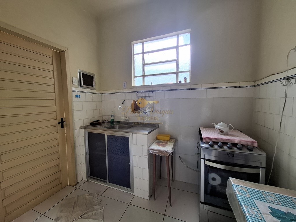 Casa à venda com 6 quartos, 280m² - Foto 6