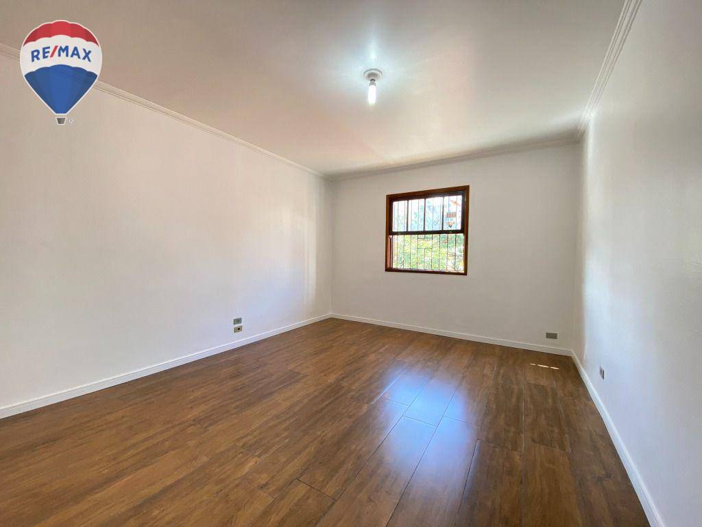 Casa para alugar com 5 quartos, 282m² - Foto 34