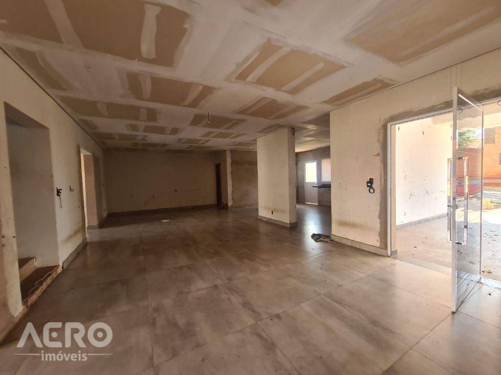 Casa de Condomínio à venda com 4 quartos, 478m² - Foto 13