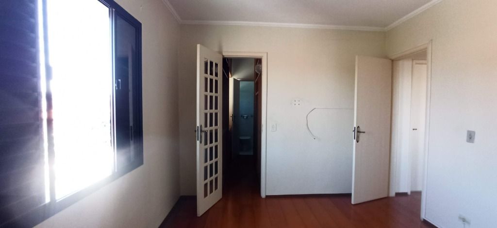 Apartamento para alugar com 3 quartos, 140m² - Foto 35