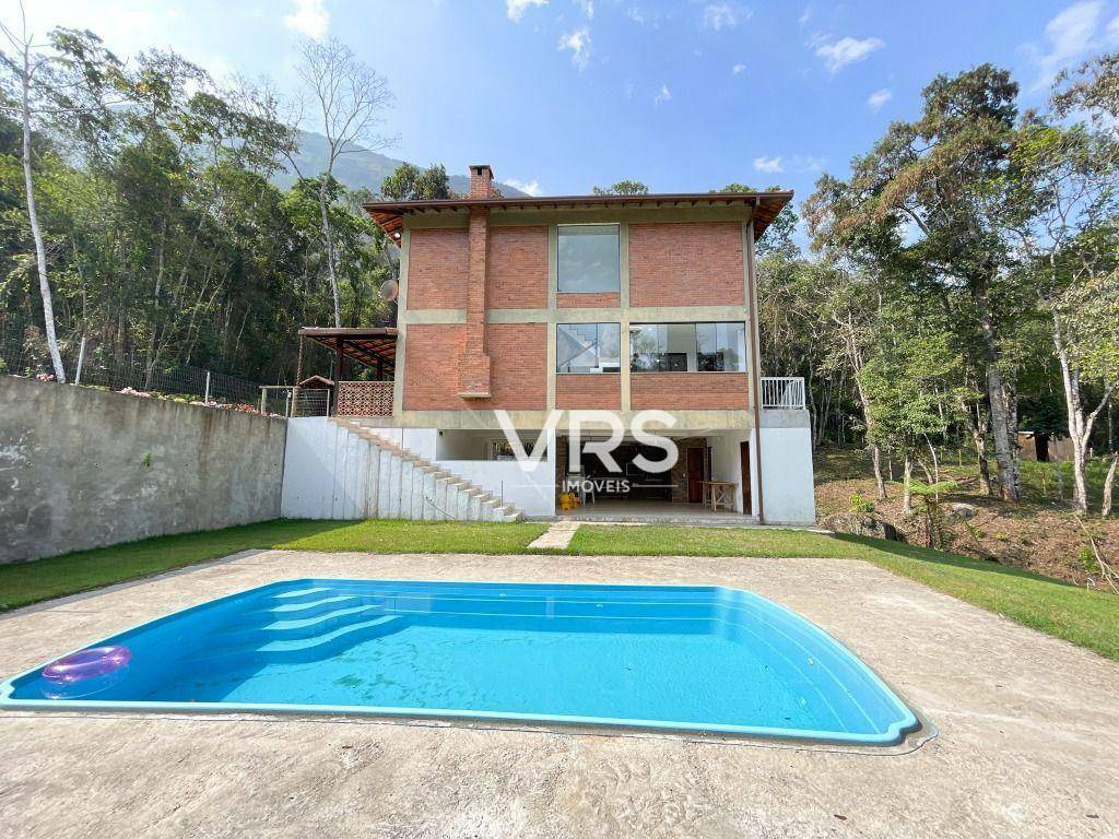 Casa de Condomínio à venda com 4 quartos, 275m² - Foto 1