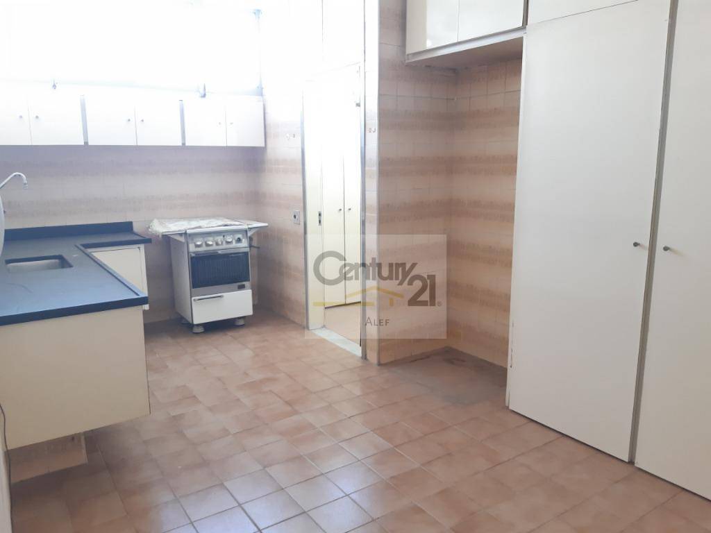 Apartamento à venda com 3 quartos, 176m² - Foto 3