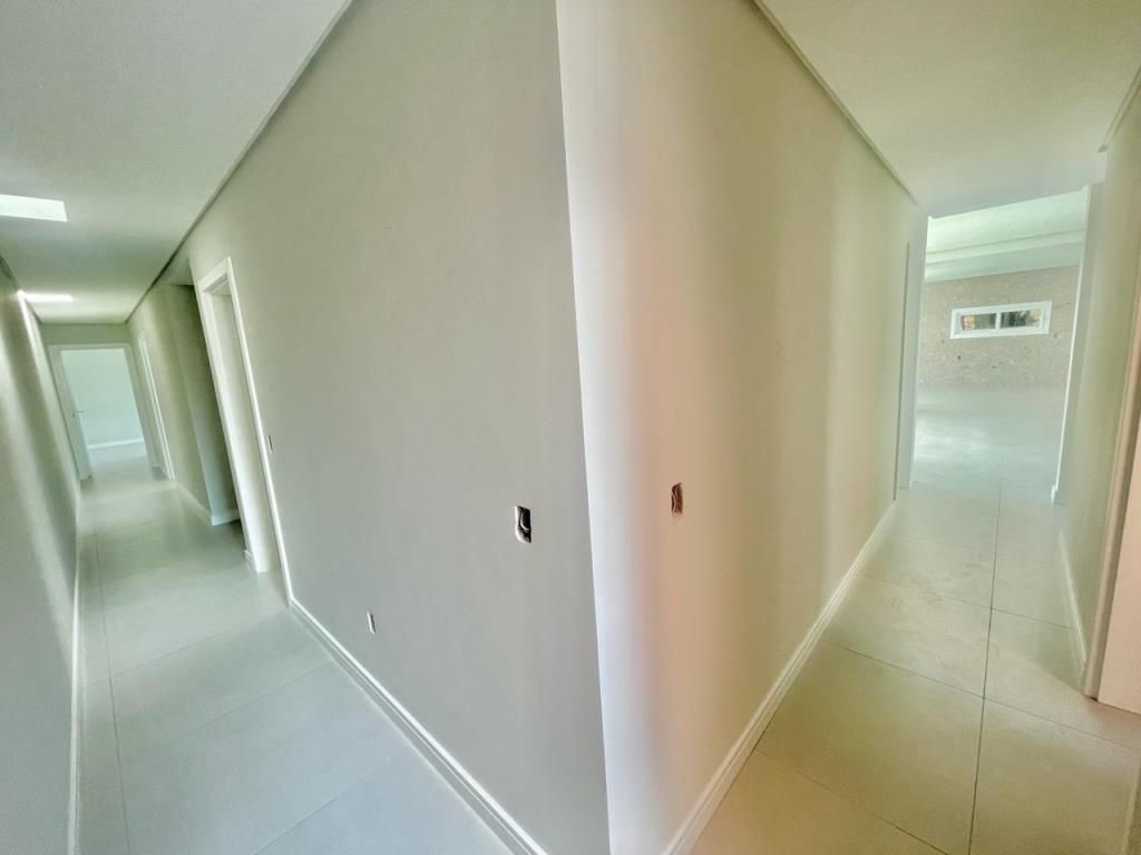 Casa à venda com 4 quartos, 220m² - Foto 25