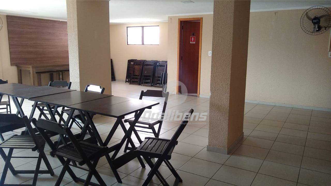 Apartamento para alugar com 2 quartos, 70m² - Foto 27