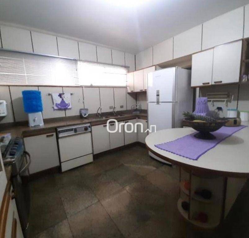 Apartamento à venda com 3 quartos, 156m² - Foto 4