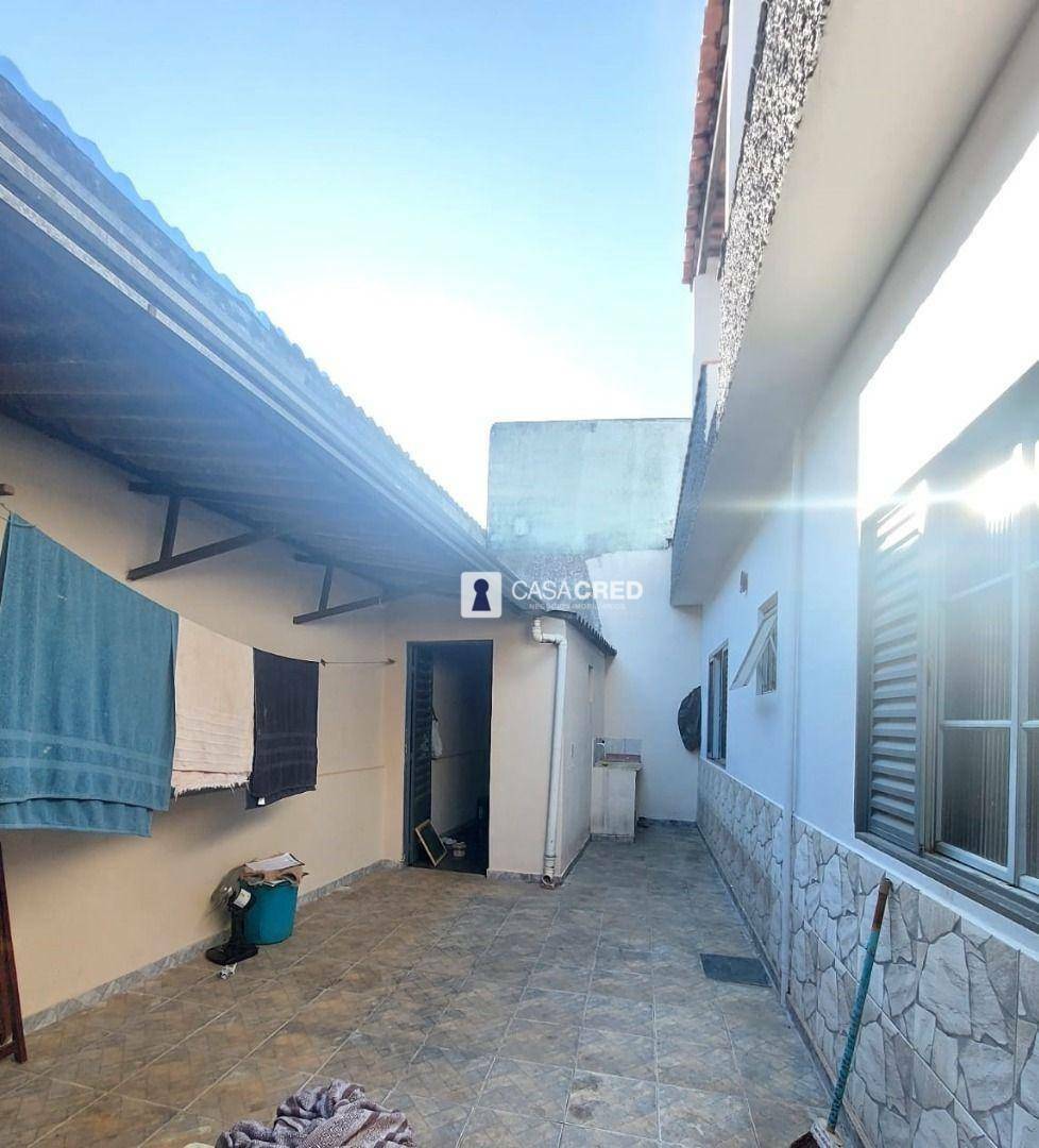 Casa à venda com 3 quartos, 80m² - Foto 11