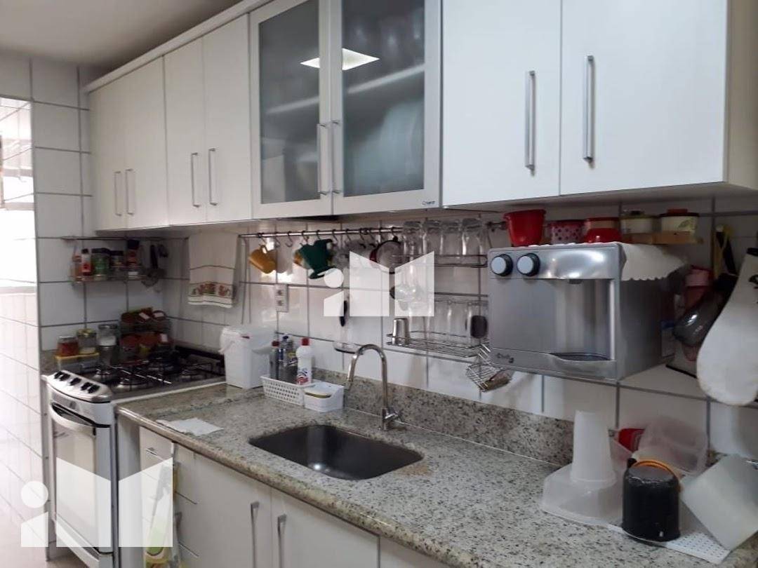 Apartamento à venda com 3 quartos, 130m² - Foto 9