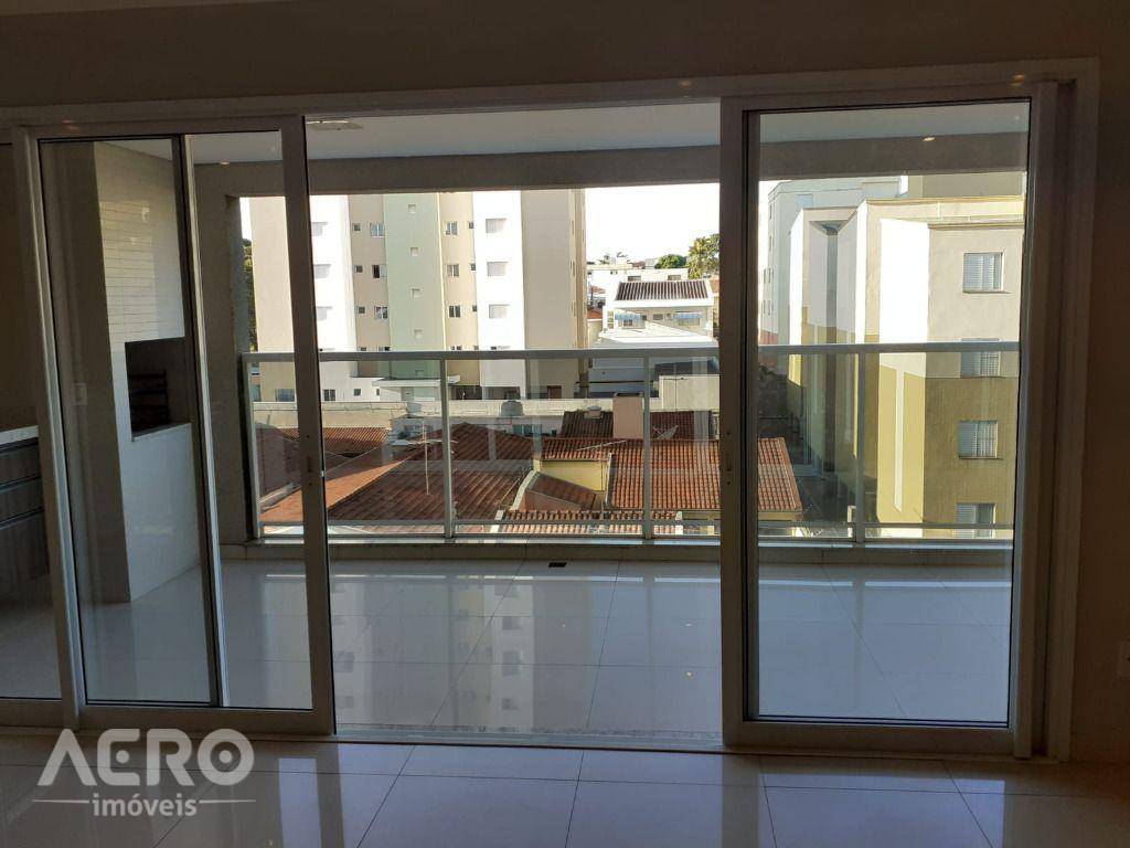 Apartamento à venda com 4 quartos, 200m² - Foto 3