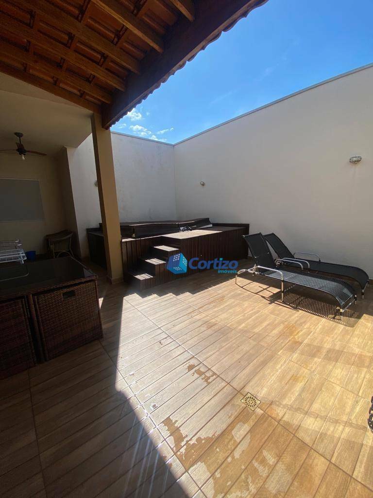 Apartamento à venda com 4 quartos, 211m² - Foto 12