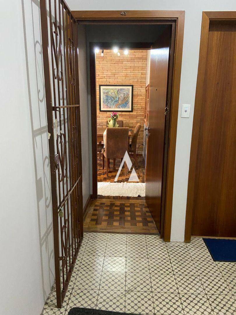 Apartamento à venda com 2 quartos, 64m² - Foto 1