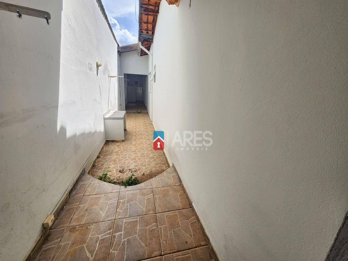 Casa à venda com 2 quartos, 70m² - Foto 6