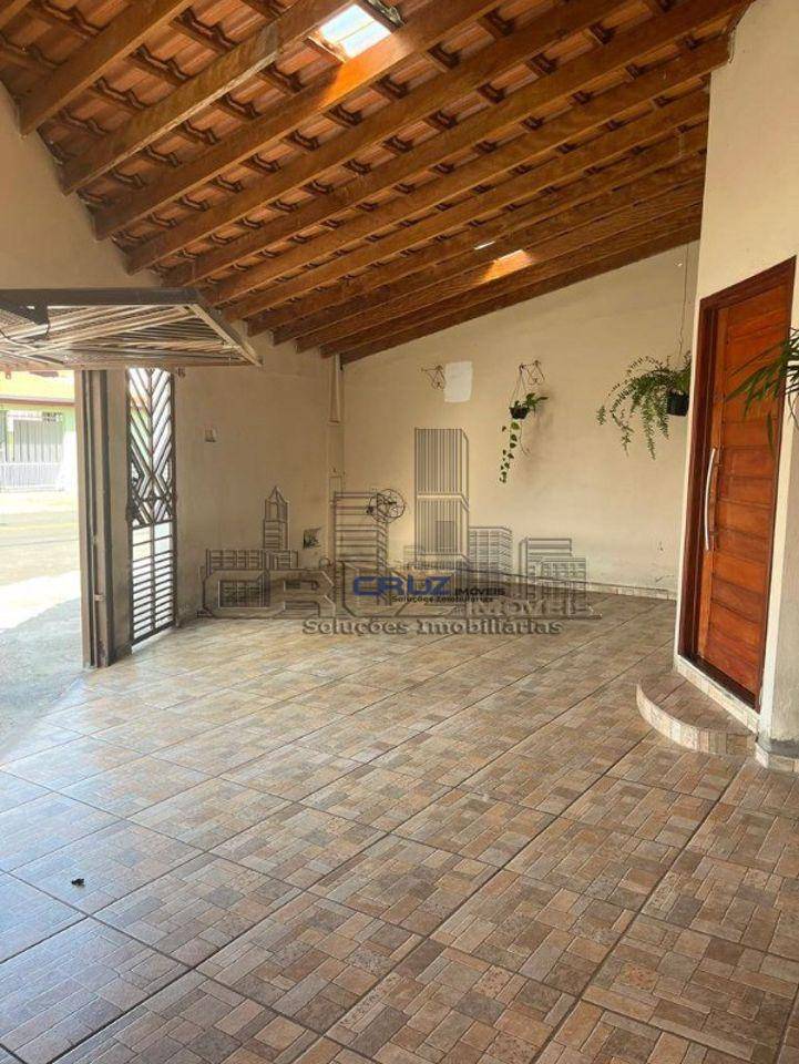 Casa à venda com 3 quartos, 165m² - Foto 1