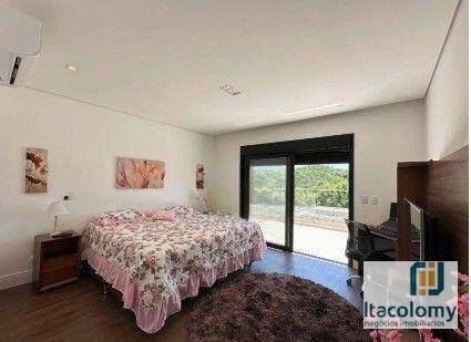 Casa de Condomínio à venda com 4 quartos, 371m² - Foto 32