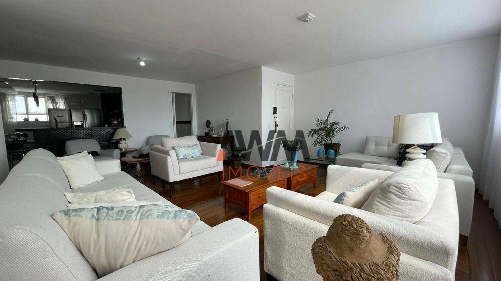 Apartamento à venda com 3 quartos, 150m² - Foto 1