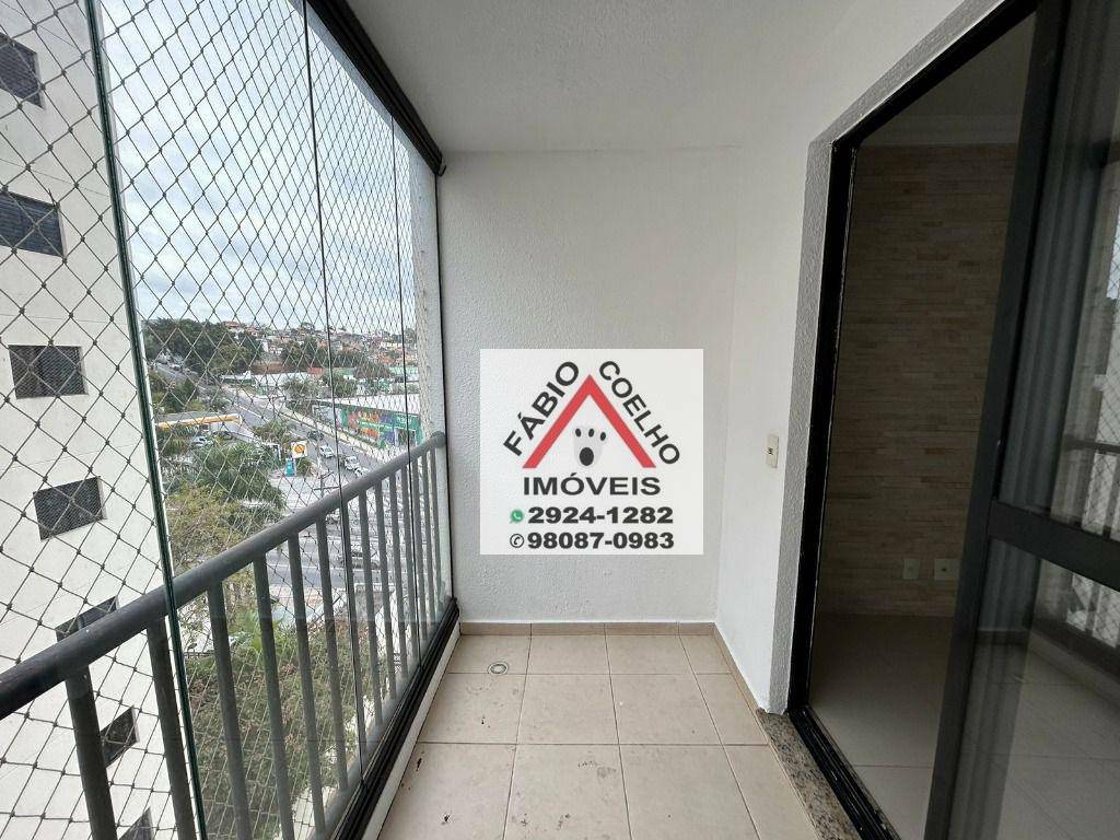 Apartamento à venda com 3 quartos, 67m² - Foto 2