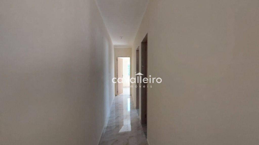 Casa à venda com 2 quartos, 69m² - Foto 10