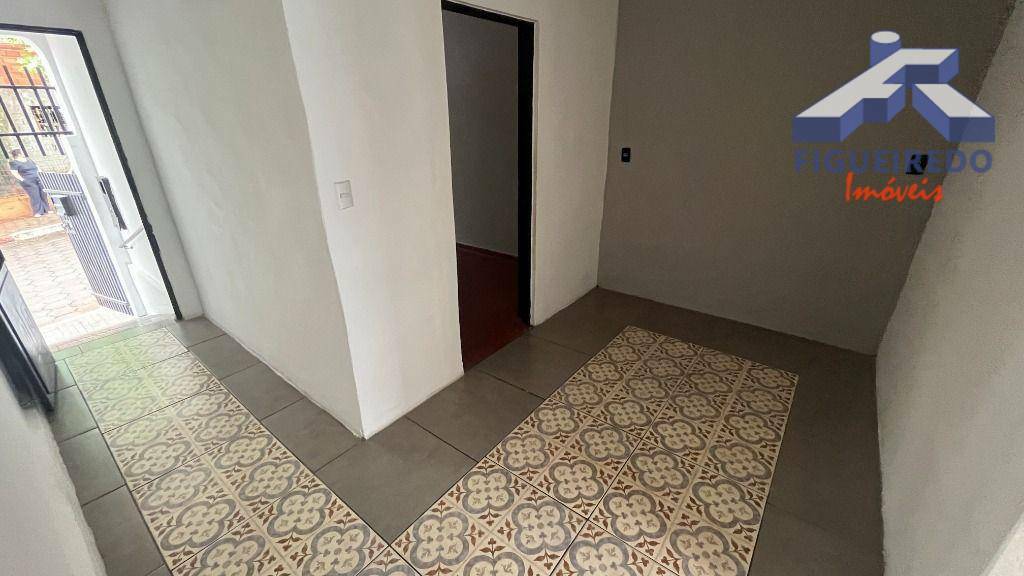 Casa à venda com 2 quartos, 60m² - Foto 8