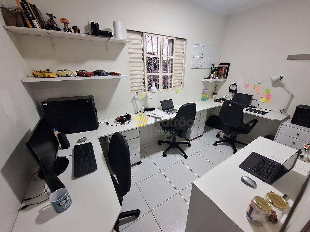 Sobrado à venda com 5 quartos, 244m² - Foto 47