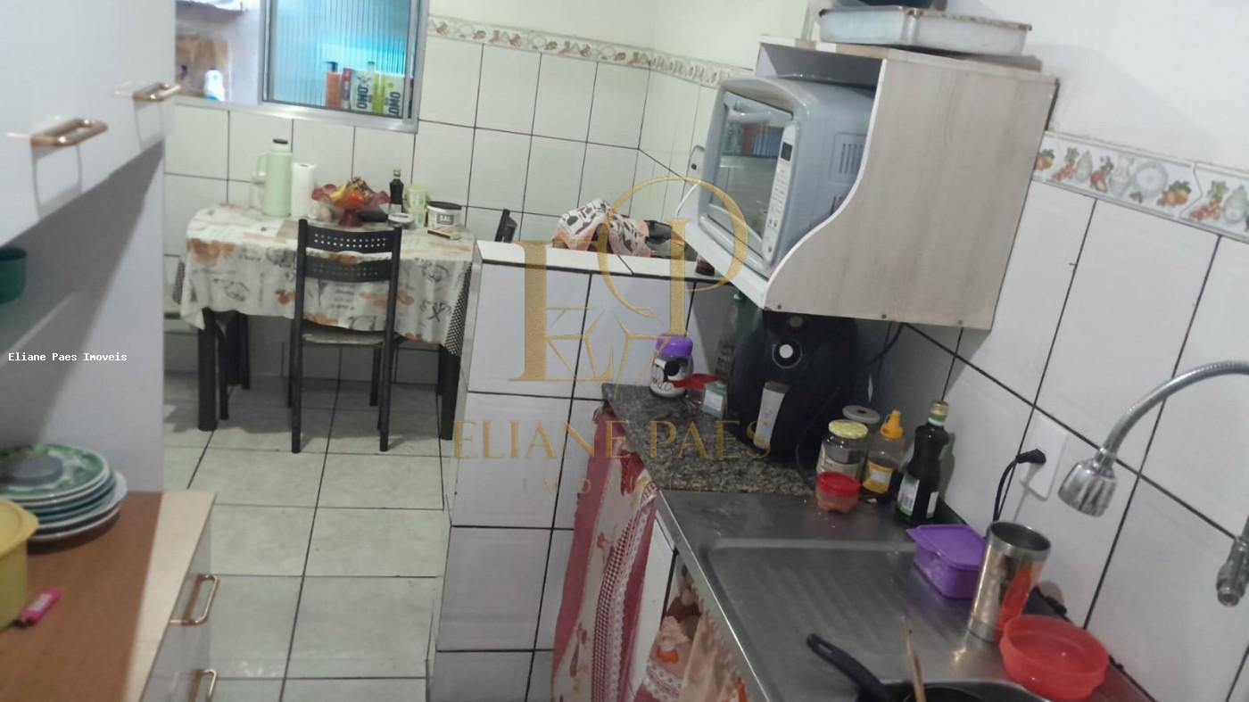 Casa à venda com 2 quartos, 60m² - Foto 3