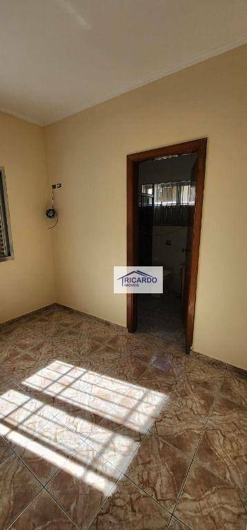 Casa para alugar com 3 quartos, 170m² - Foto 15