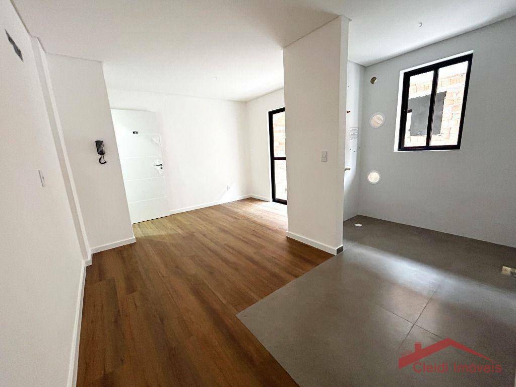 Apartamento à venda com 2 quartos, 58m² - Foto 2