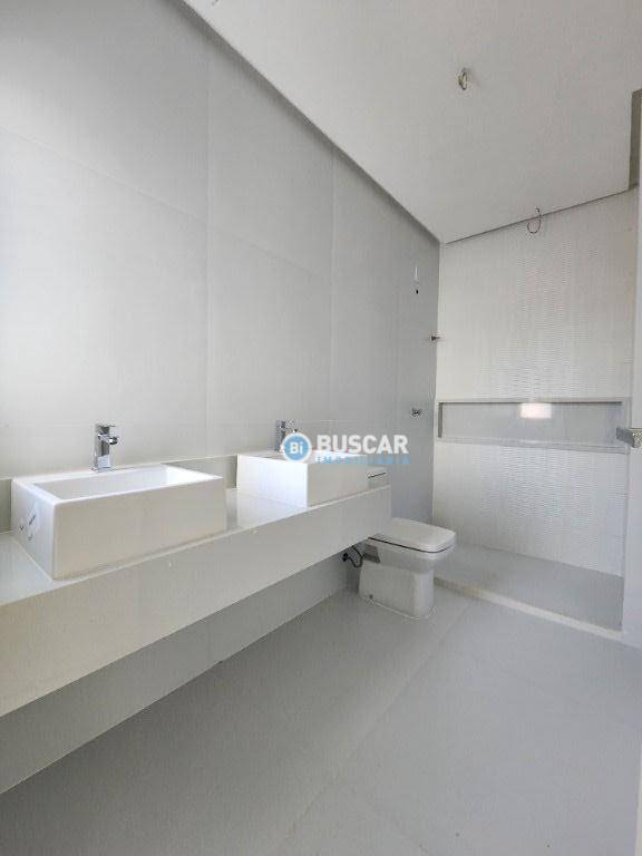 Casa de Condomínio à venda com 3 quartos, 242m² - Foto 19