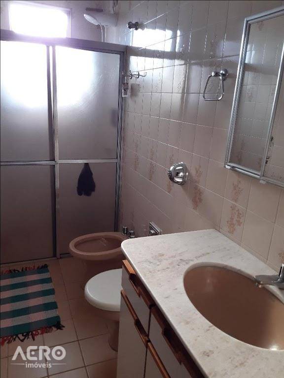 Apartamento à venda com 4 quartos, 249m² - Foto 17