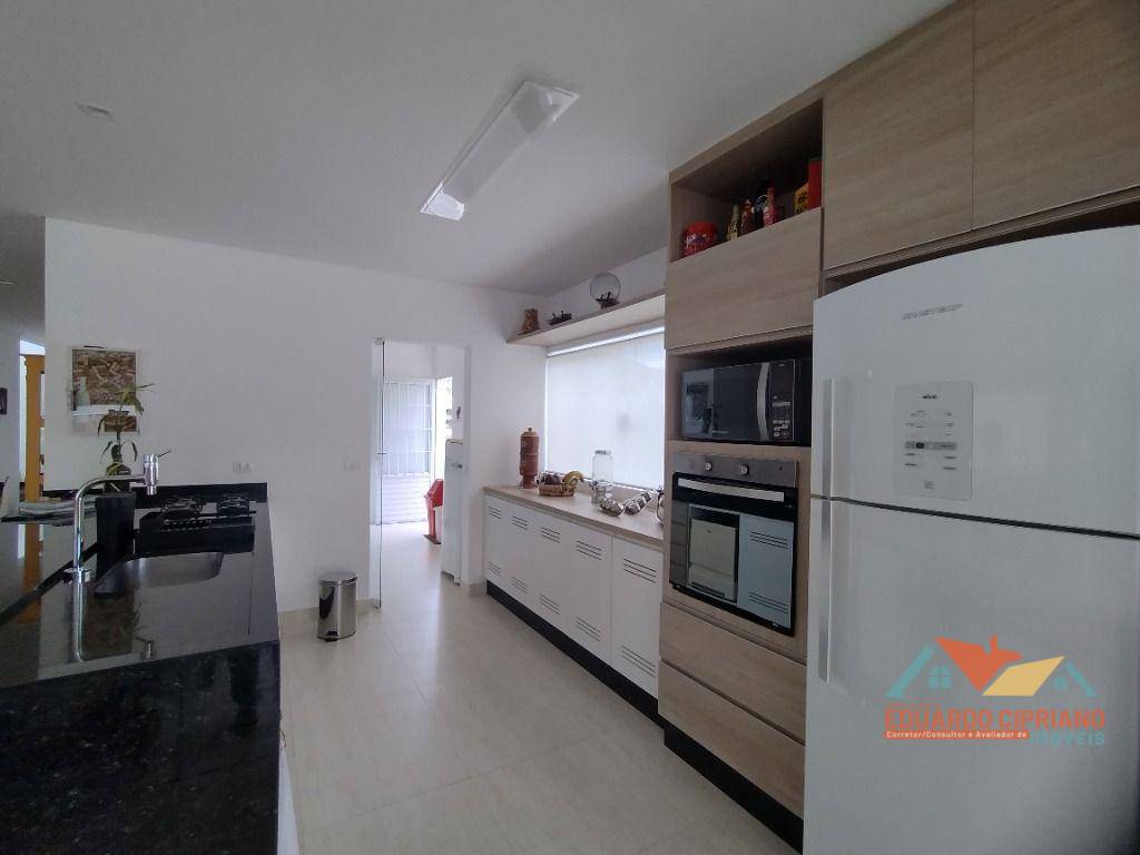 Sobrado à venda com 4 quartos, 300m² - Foto 22