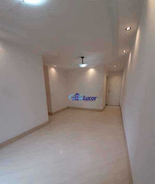 Apartamento à venda com 3 quartos, 64m² - Foto 2