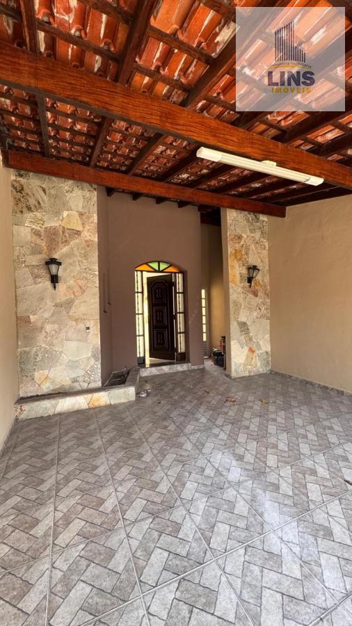 Casa à venda com 2 quartos, 158m² - Foto 1