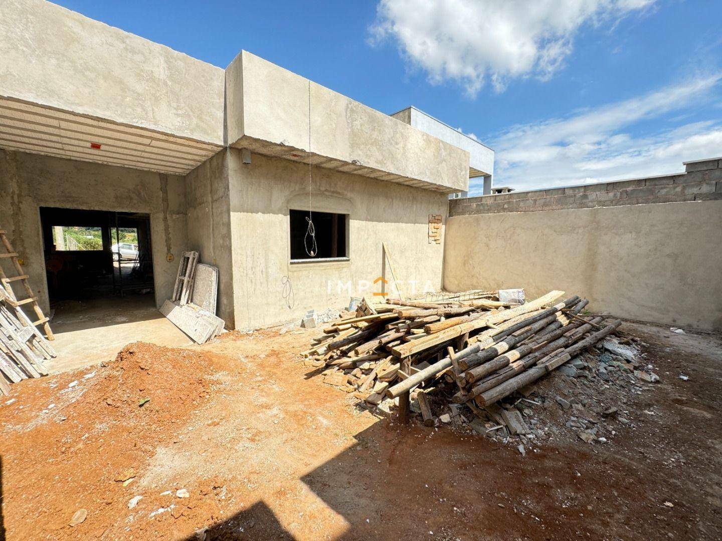 Casa à venda com 3 quartos, 100m² - Foto 4