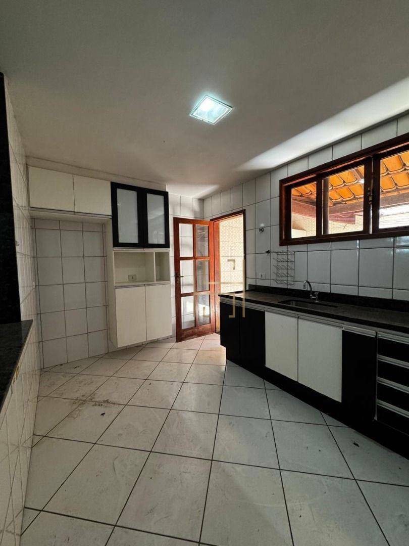 Casa à venda com 3 quartos, 140m² - Foto 4