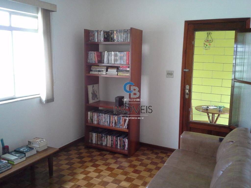 Casa à venda com 2 quartos, 135m² - Foto 1