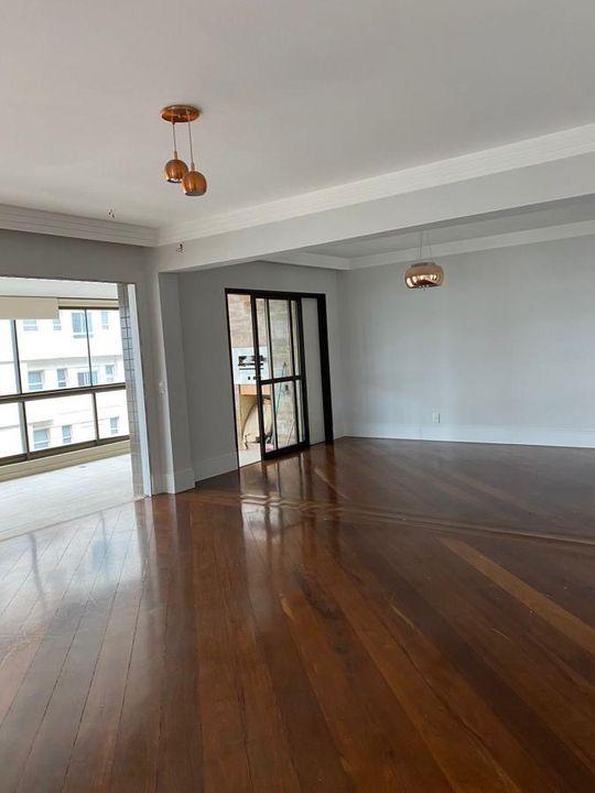 Apartamento à venda com 3 quartos, 288m² - Foto 3