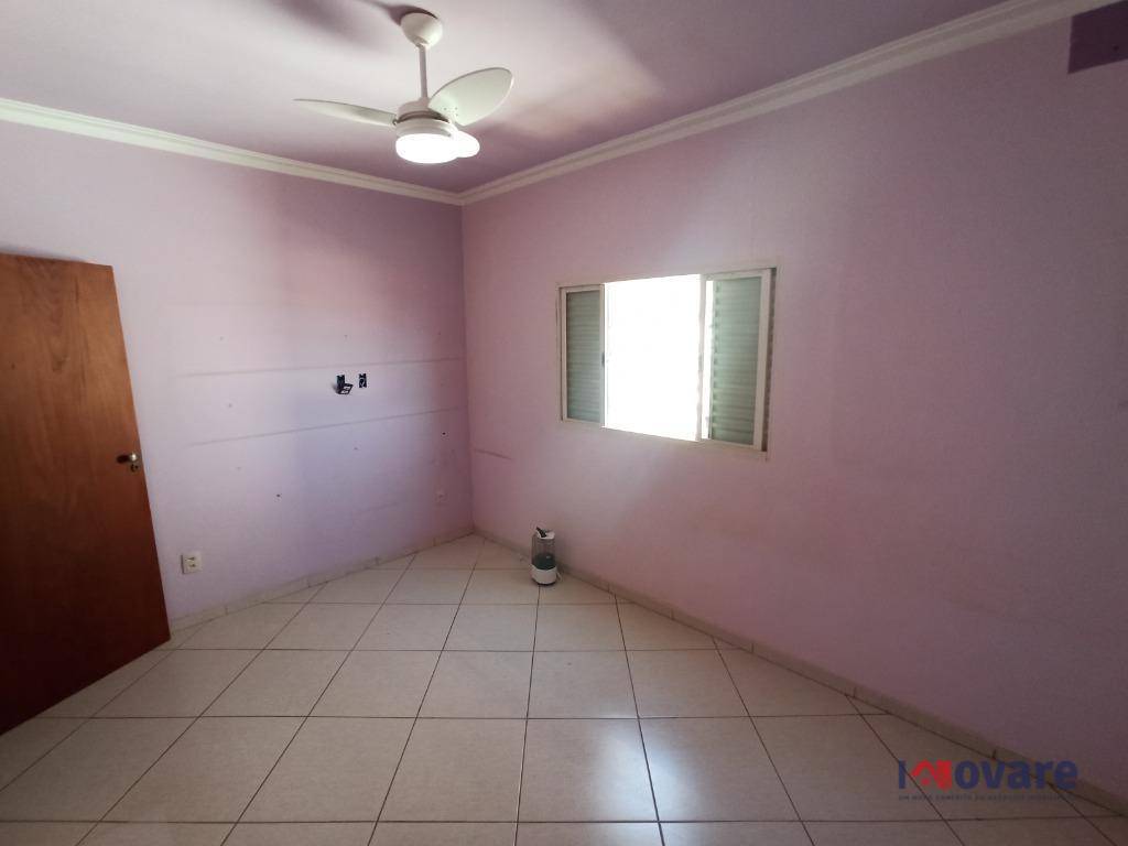 Sobrado à venda com 4 quartos, 240m² - Foto 14