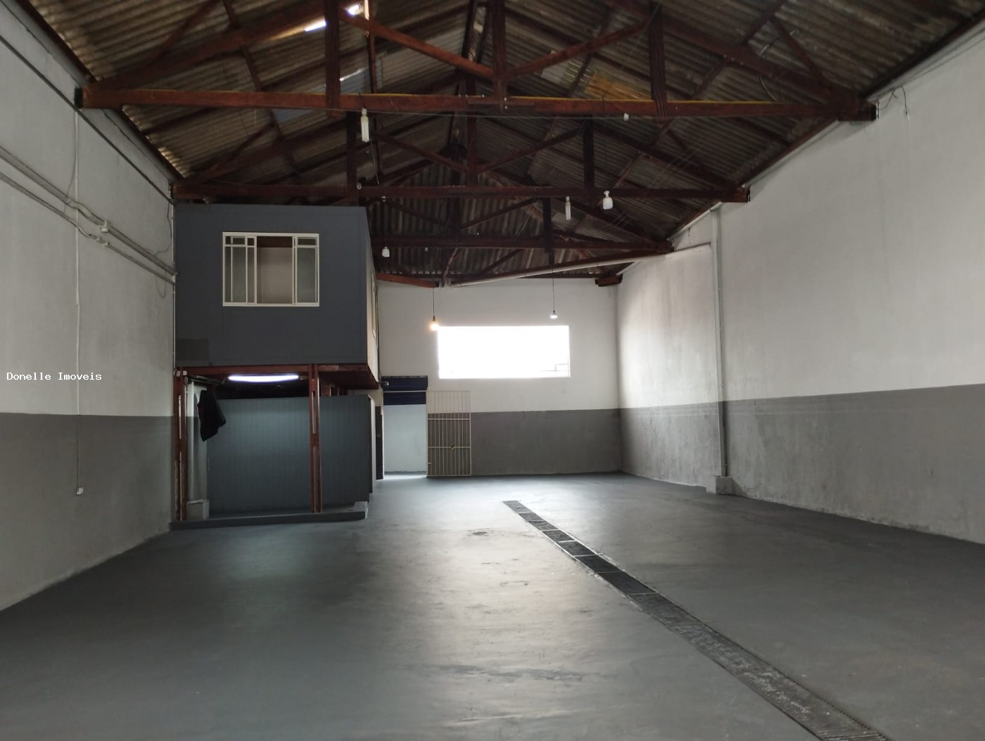 Depósito-Galpão-Armazém para alugar, 330m² - Foto 24