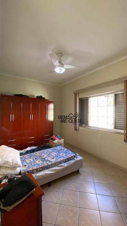 Casa à venda com 4 quartos, 300m² - Foto 15