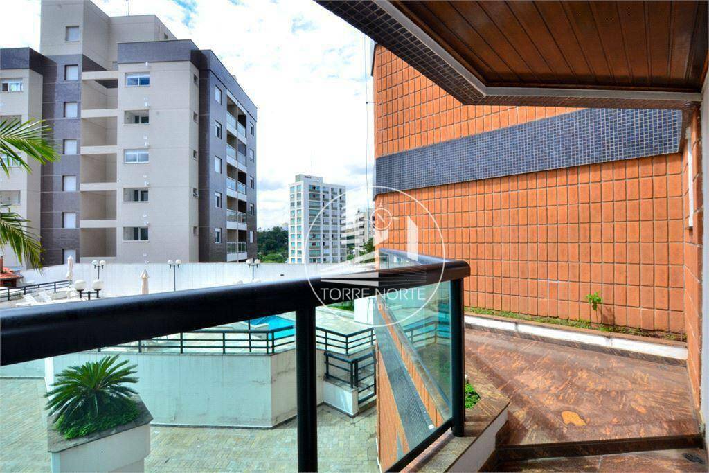 Apartamento à venda com 4 quartos, 220m² - Foto 32