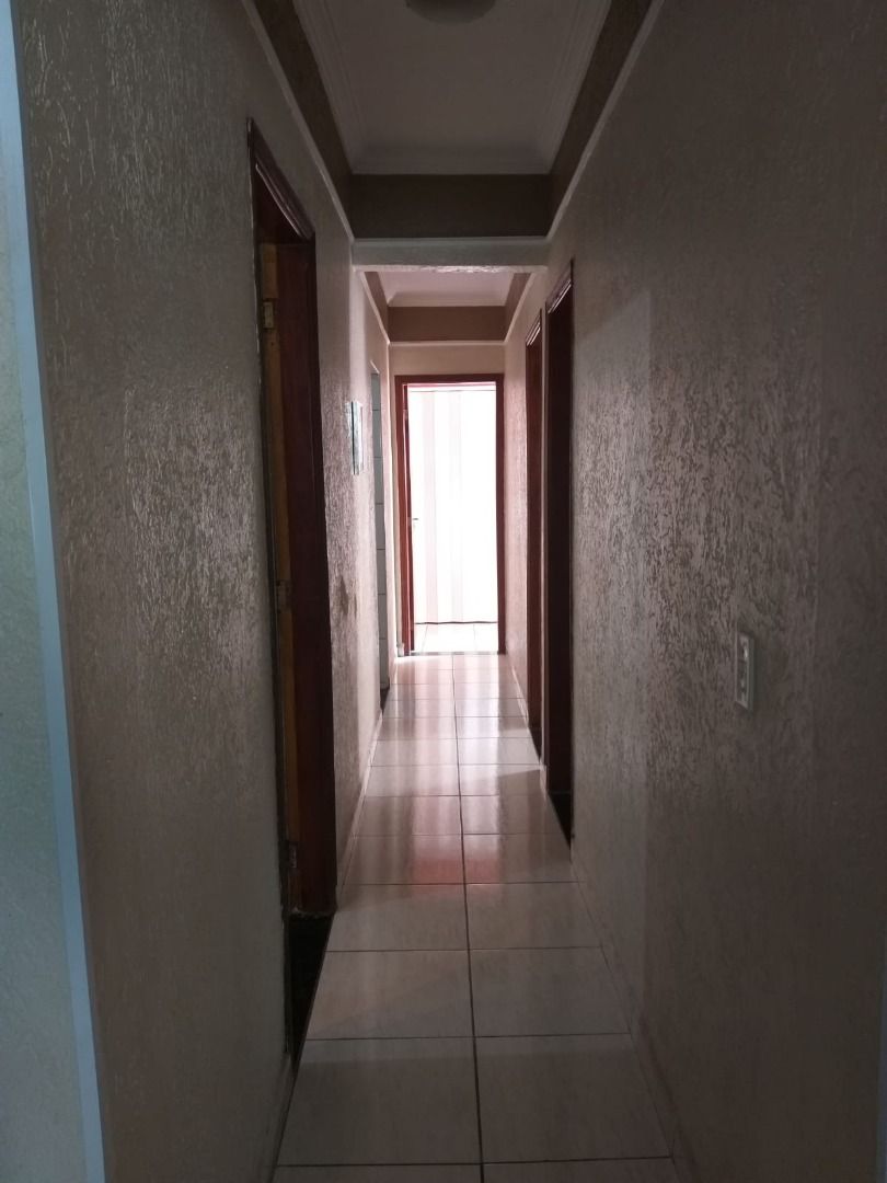 Casa à venda com 3 quartos, 100m² - Foto 5