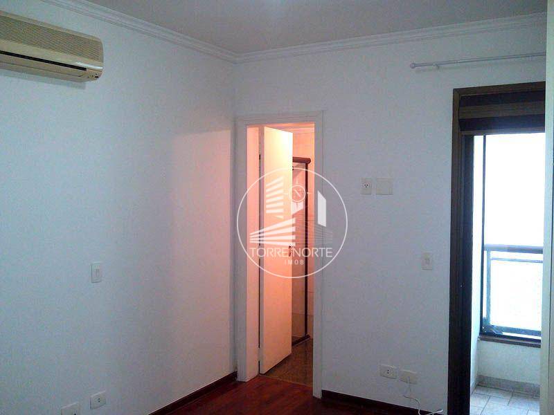 Apartamento à venda com 4 quartos, 246m² - Foto 23