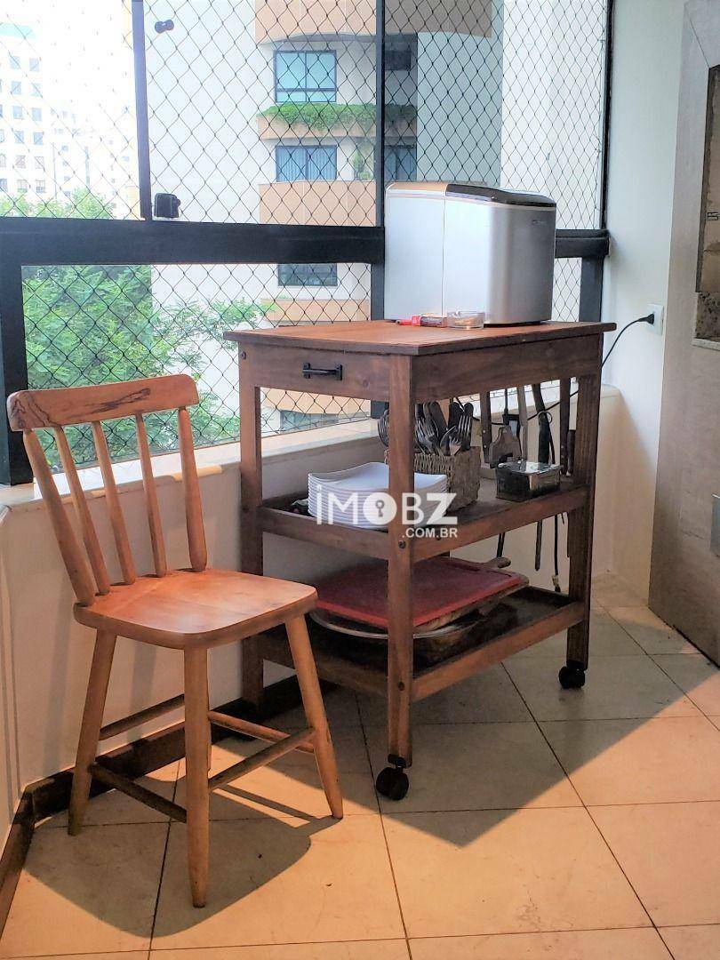 Apartamento à venda com 3 quartos, 232m² - Foto 3