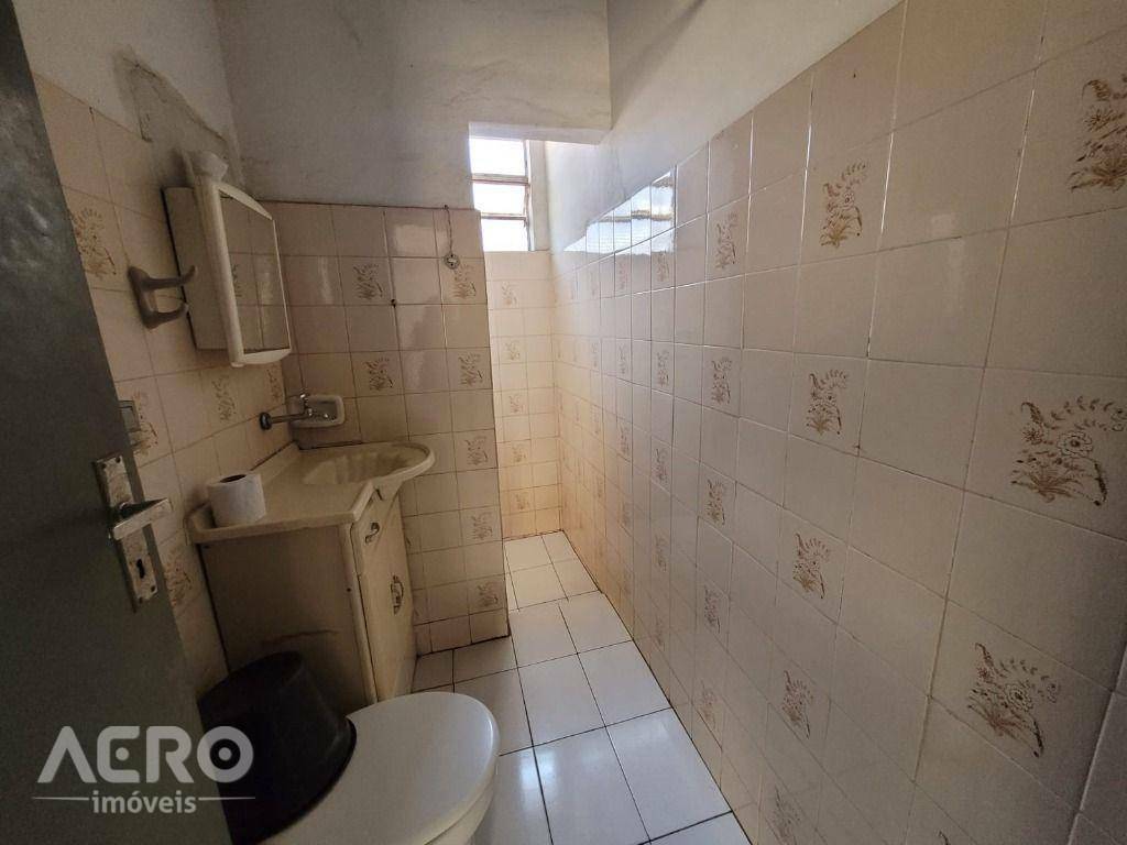 Casa à venda com 3 quartos, 203m² - Foto 9