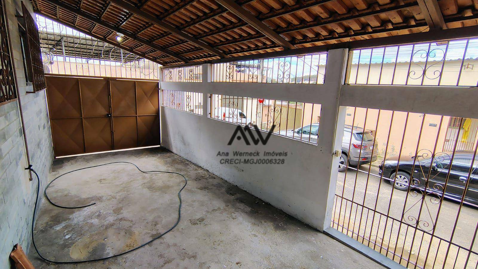 Casa à venda com 5 quartos, 170m² - Foto 4