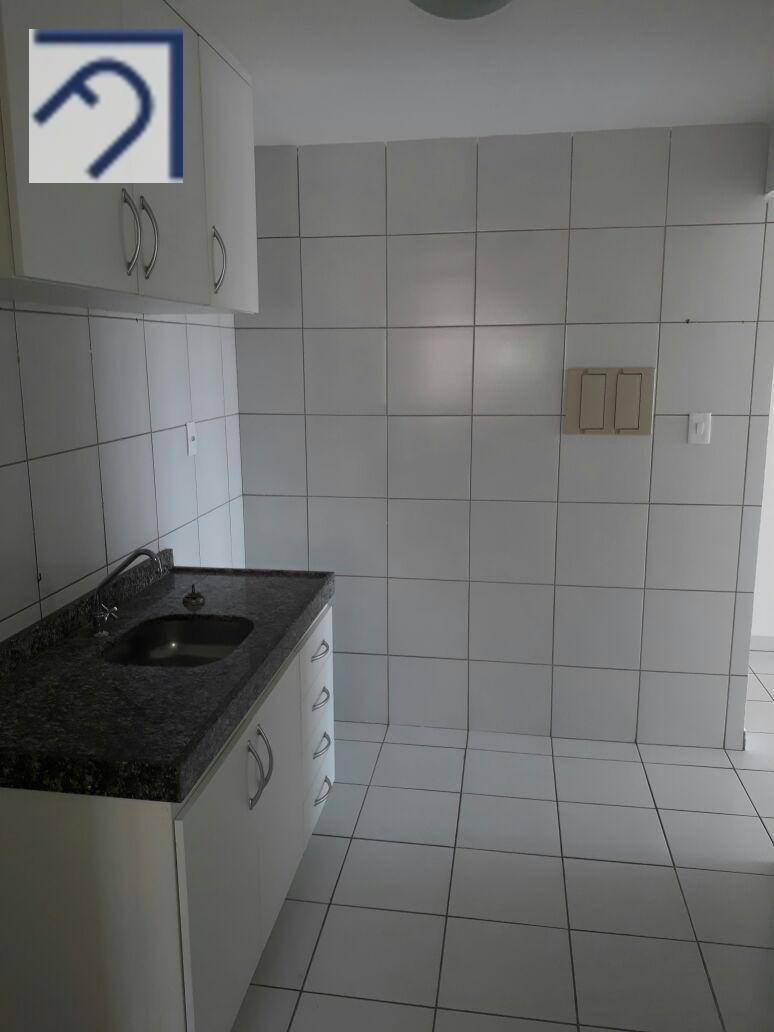 Apartamento para alugar com 3 quartos, 80m² - Foto 11